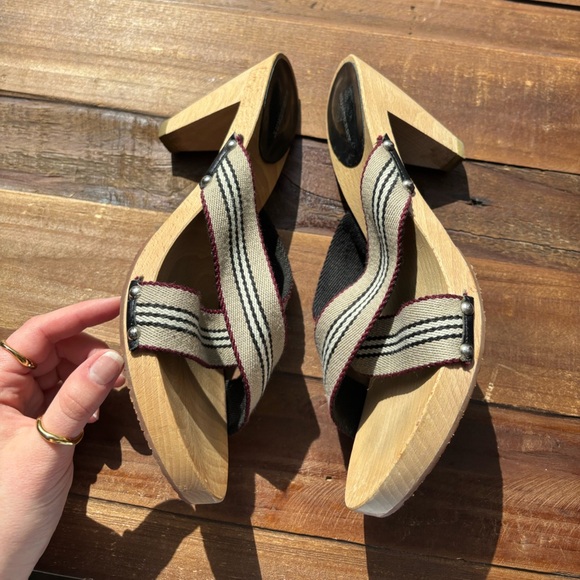 Burberry Vintage Striped Wooden Heeled Cross Strap Sandals Size 40 - Picture 4 of 11